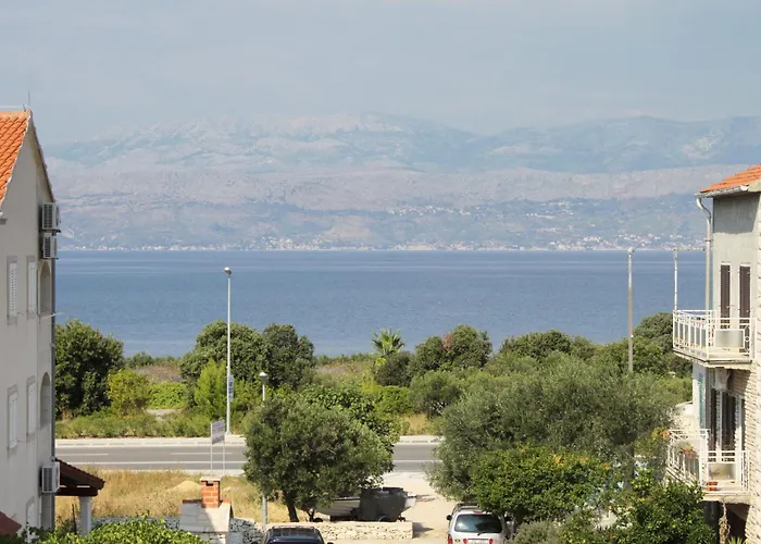 Διαμέρισμα With Parking Space Supetar, Brac - 5627 *