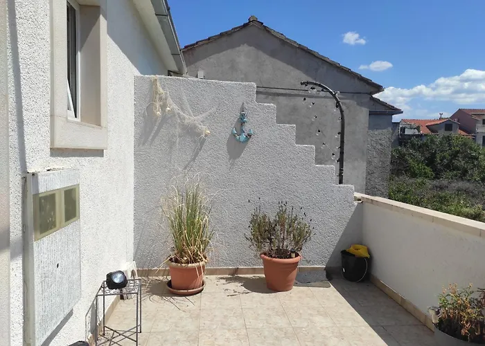 Διαμέρισμα With Parking Space Supetar, Brac - 5627 *