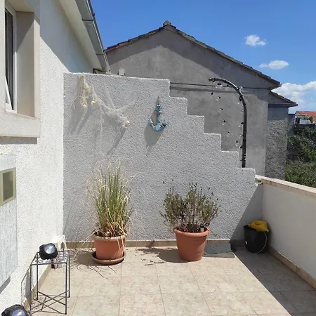 Apartment With Parking Space Supetar, Brac - 5627 *