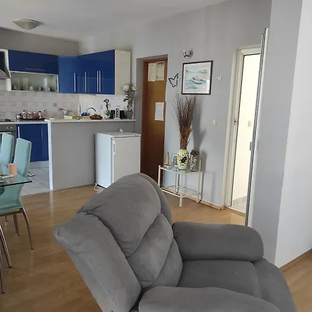 Apartment With Parking Space Supetar, Brac - 5627 Supetar