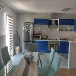 With Parking Space Supetar, Brac - 5627 Апартаменты Супетар
